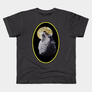 WOLF HOWLING AT THE MOON Kids T-Shirt